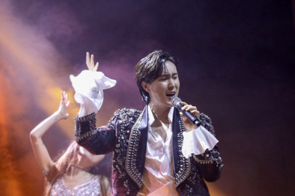 ▲신유 단독 콘서트(사진 = 엔트로엔터테인먼트 제공)