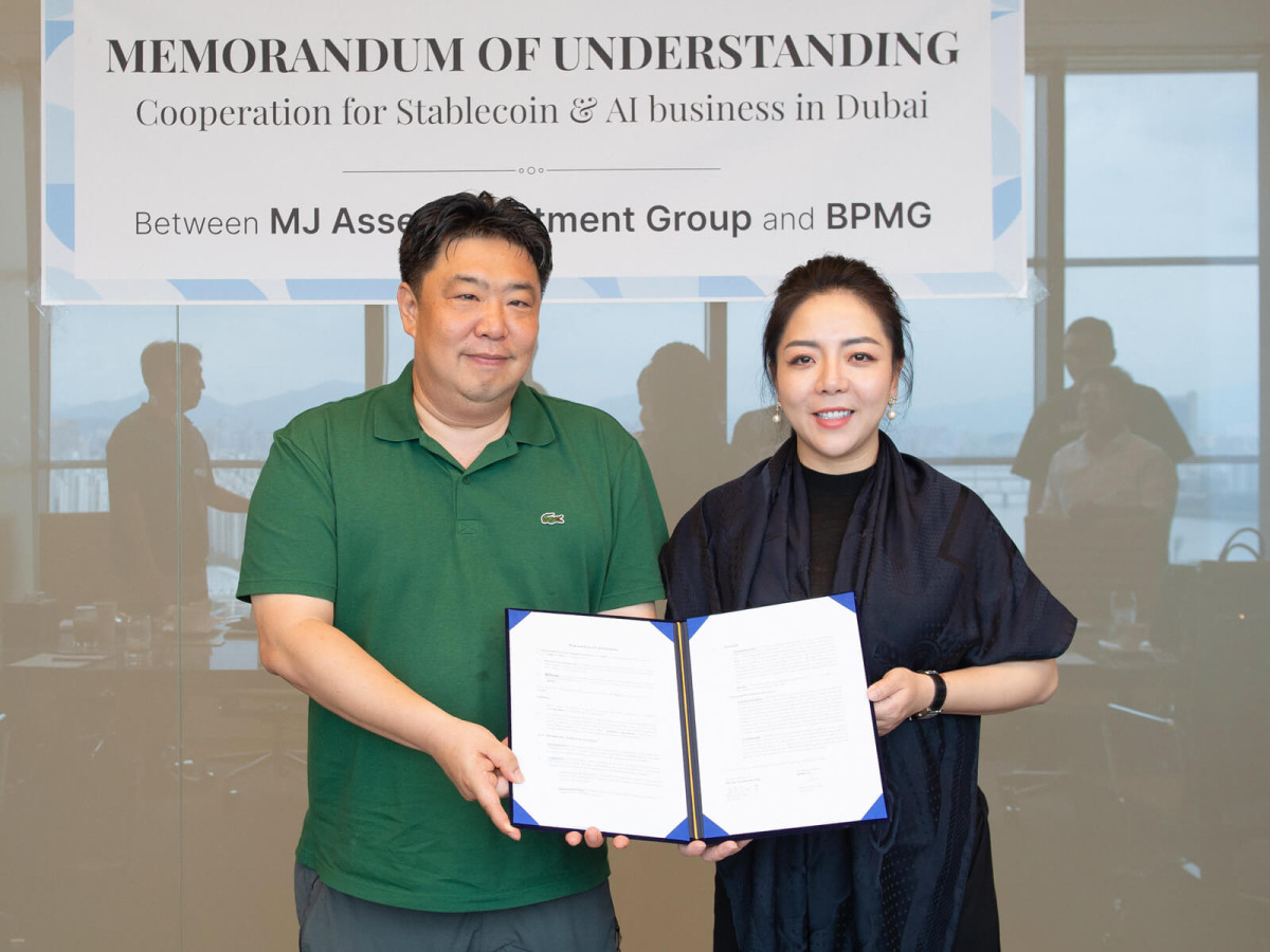 ▲지난달 29일 비피엠지와 UAE MJ에셋과 스테이블코인 사업 협약식이 열렸다. 사진 왼쪽부터 차지훈 비피엠지 대표, 조조 장 MJ에셋인베스트먼트 CEO (사진=비피엠지)