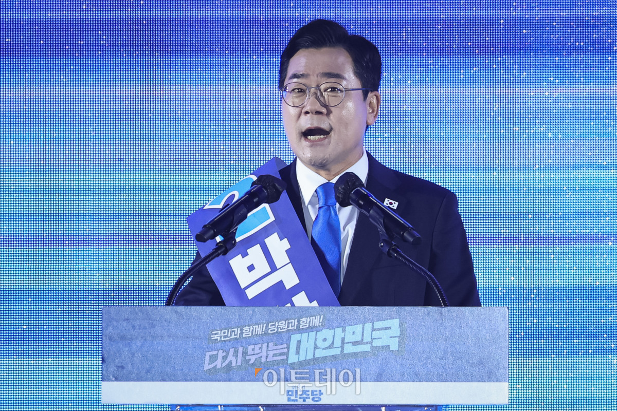 ▲박찬대 더불어민주당 대표 후보가 2일 2일 경기 고양시 킨텍스에서 열린 제2차 임시전국당원대회에서 정견발표를 하고 있다. 조현호 기자 hyunho@