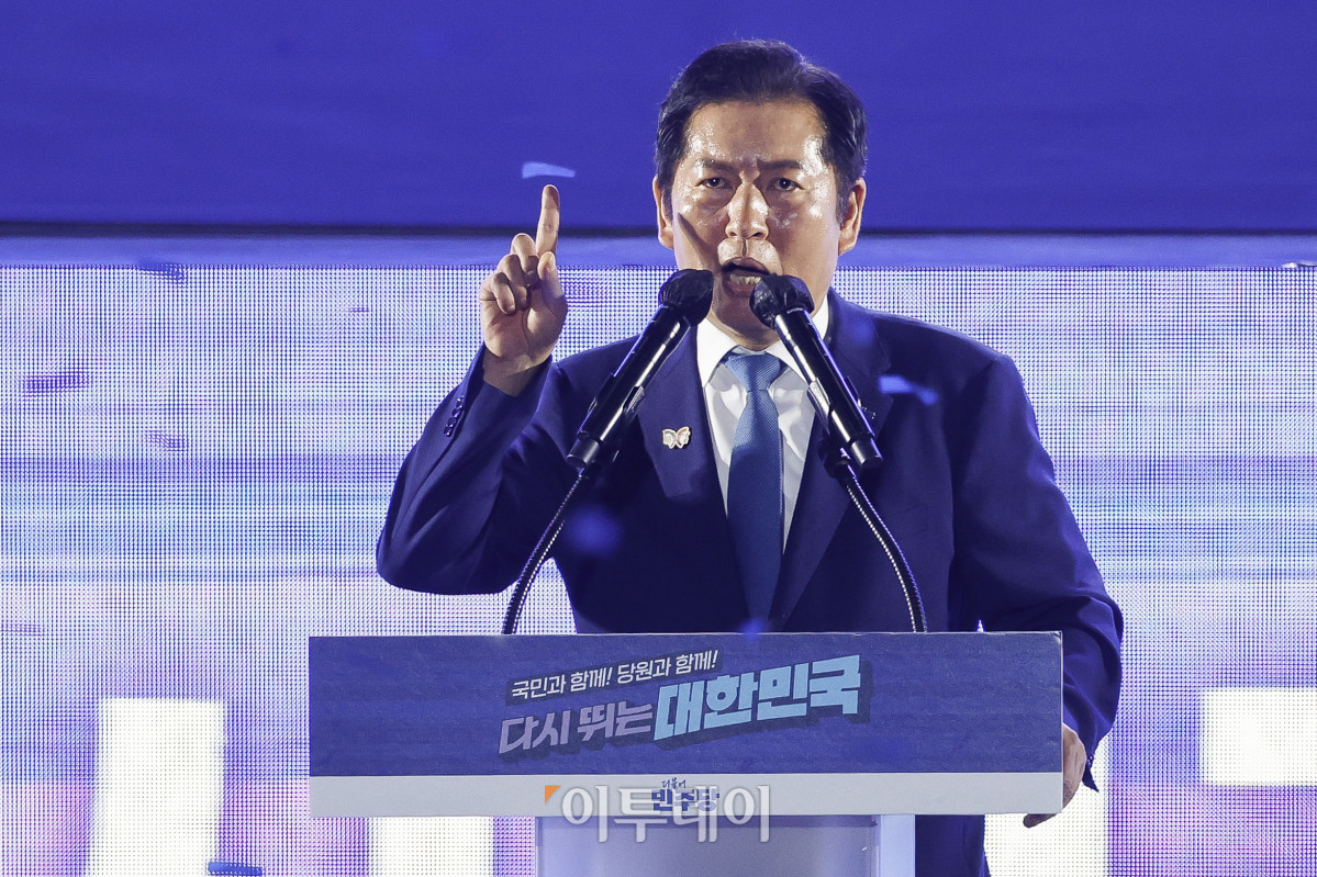 ▲정청래 더불어민주당 신임 당대표가 2일 경기 고양시 킨텍스에서 열린 제2차 임시전국당원대회에서 수락연설을 하고  있다. (조현호 기자 hyunho@)