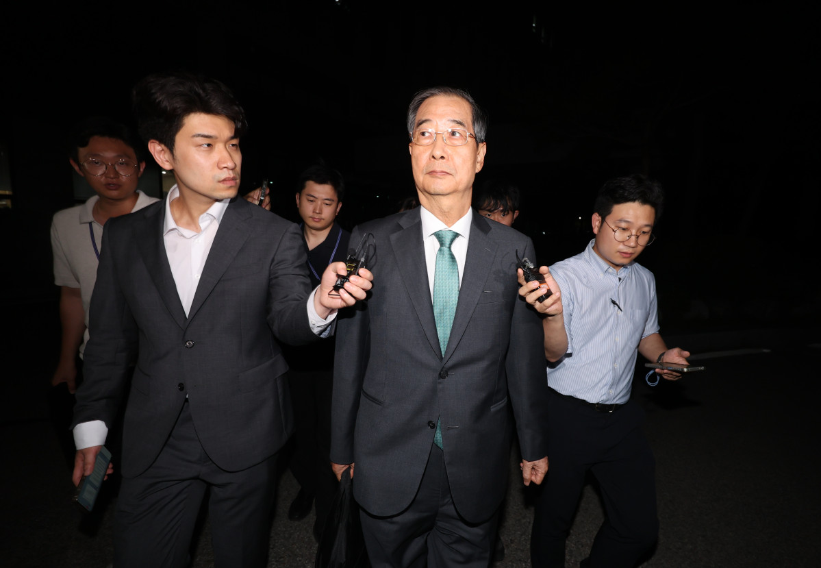 ▲한덕수 전 국무총리가 지난달 2일 서울 서초구 서울고검에서 내란특검 조사를 받은 뒤 청사를 떠나고 있다. (연합뉴스)