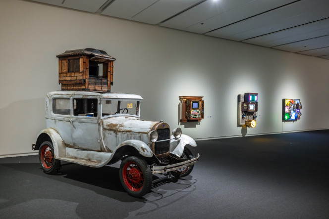 ▲백남준 특별전 복원 자동차 (사진제공=노루페인트)