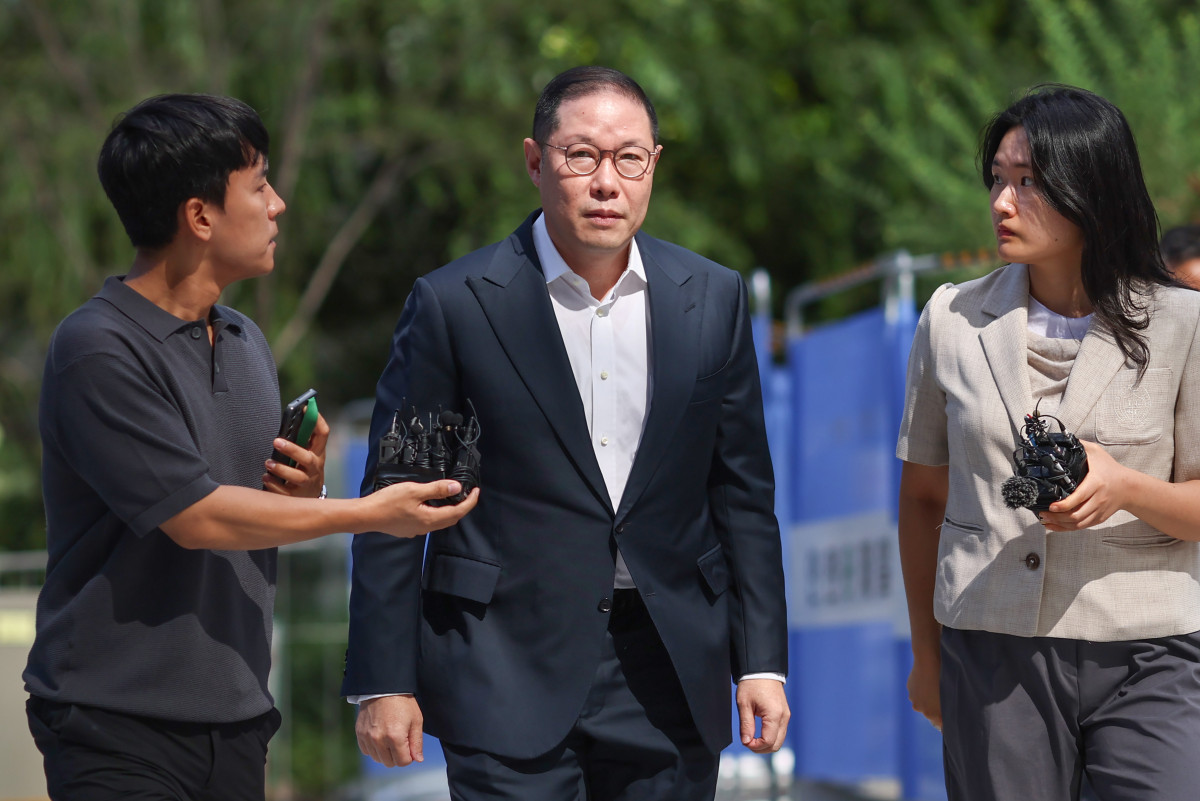 ▲조현상 HS효성 부회장이 4일 서울 종로구 KT광화문빌딩 웨스트에 위치한 민중기 특별검사팀에 출석하고 있다.  (연합뉴스)