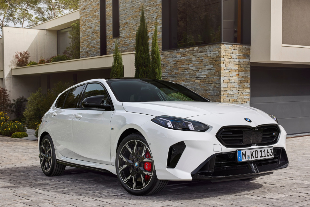 ▲BMW 뉴 M135 xDrive는 BMW 특유의 역동적이고 스포티한 디자인 감각이 뚜렷하게 드러났다. (사진=BMW코리아)
