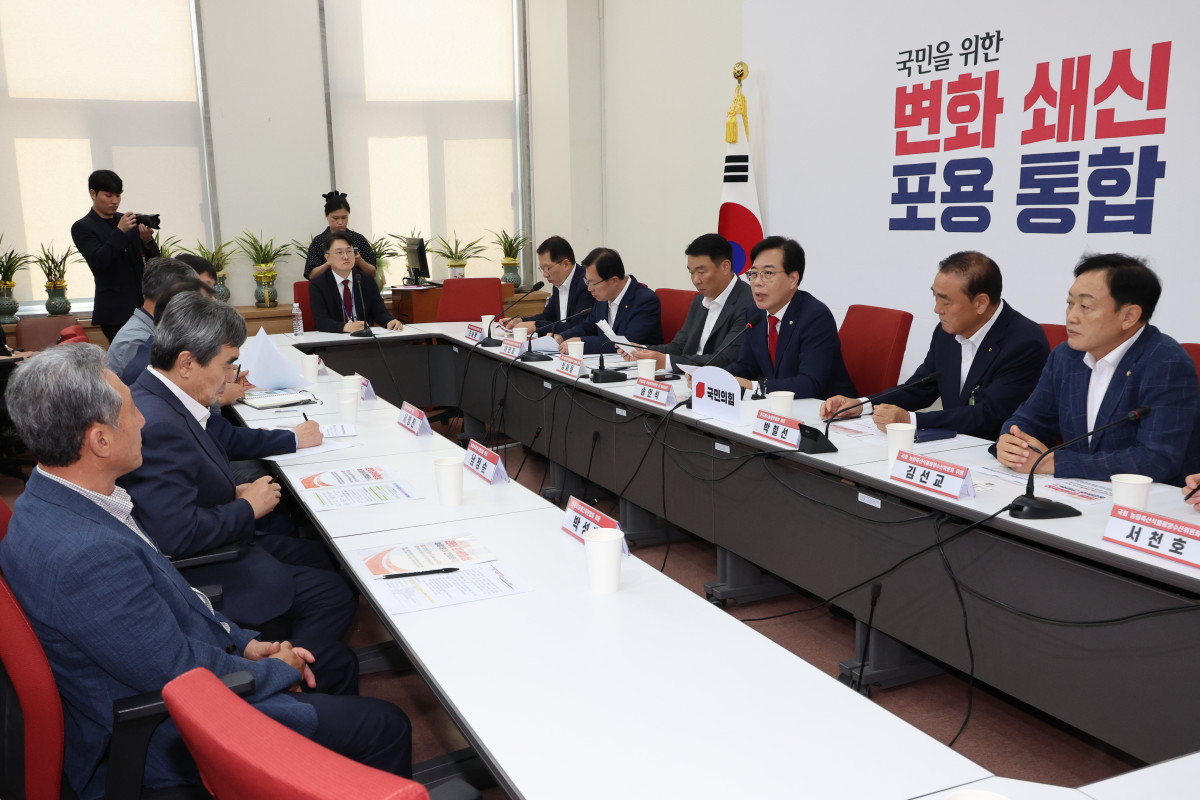 ▲국민의힘 송언석 비상대책위원장 겸 원내대표가 4일 서울 여의도 국회에서 열린 '한미 관세협상 농업분야 간담회'에서 발언하고 있다. 2025.8.4 (연합뉴스)