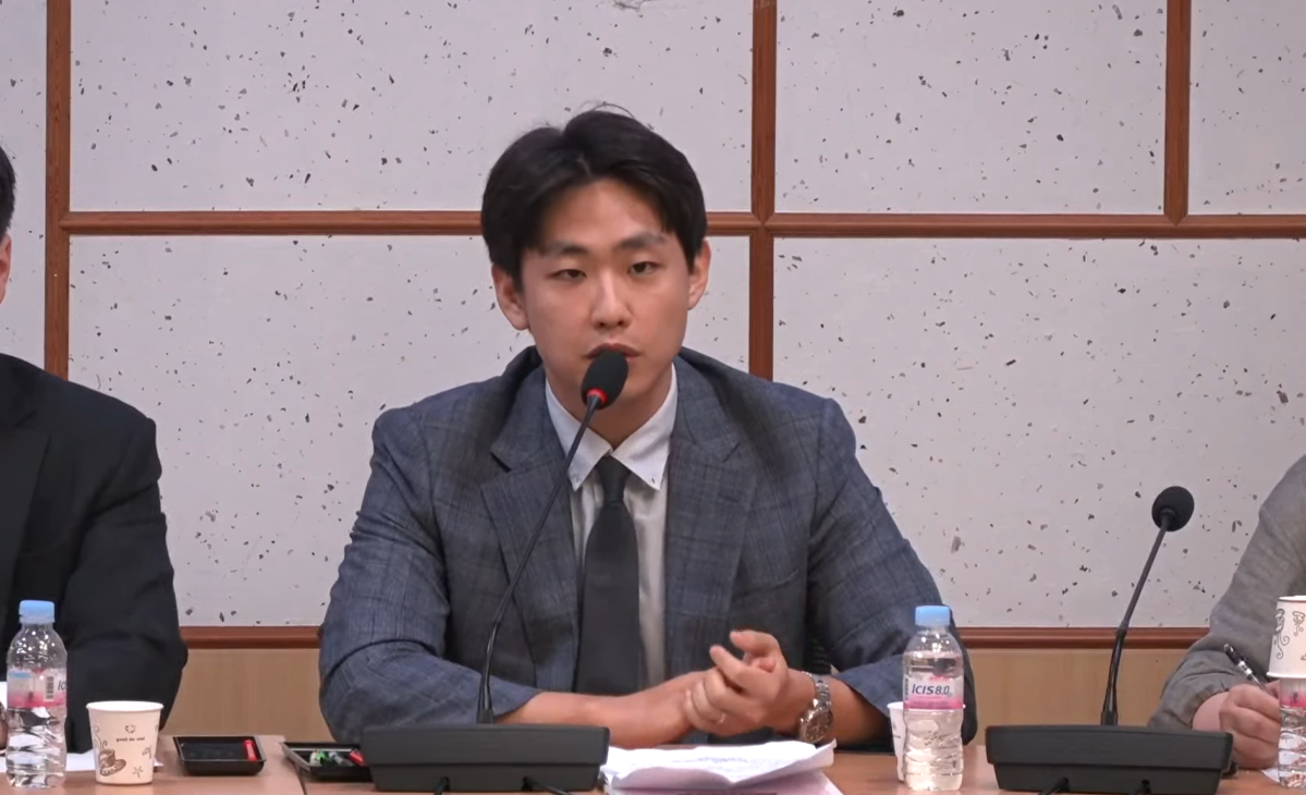 ▲백동우 공중보건의사가 4일 서울 영등포구 국회의원회관에서 서명옥 국민의힘 의원 주최로 열린 ‘전공의 안정적 수련 재개를 위한 수련환경 개선·수련 연속성 확보 방안 모색 정책 세미나’에 참석해 발언 중이다. (서명옥 국민의힘 의원 유튜브 갈무리)