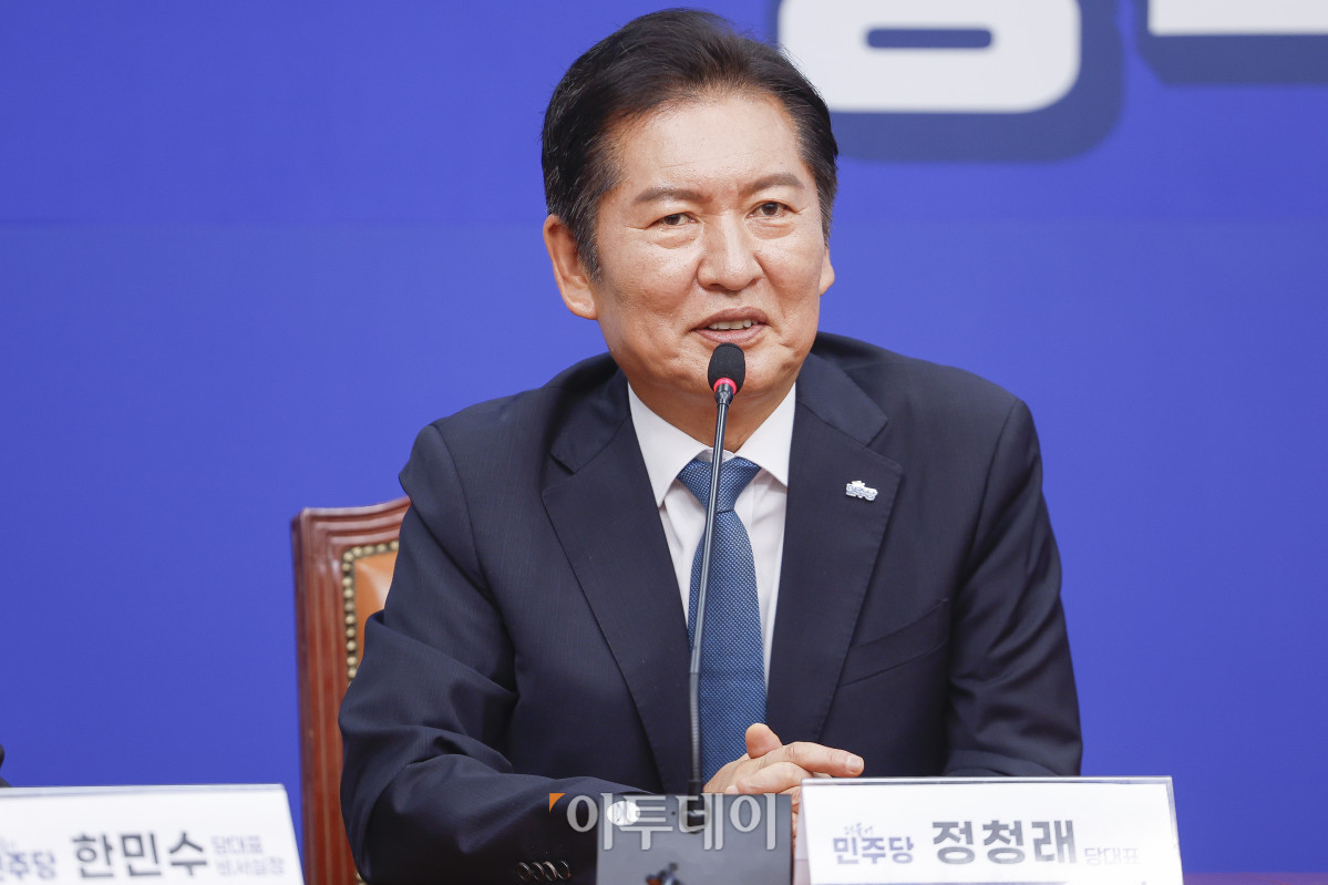 ▲정청래 더불어민주당 대표가 5일 서울 여의도 국회 당대표 회의실에서 김민석 국무총리를 접견하고 있다. 조현호 기자 hyunho@