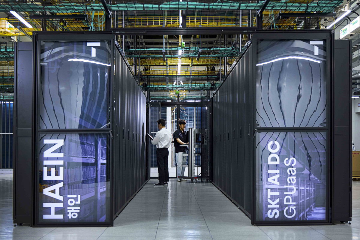 ▲SK텔레콤은 8월 1일, 최신 B200 GPU 기반의 소버린(Sovereign) GPUaaS(GPU-as-a-Service)를 출시했다고 4일 밝혔다. (사진제공=SK텔레콤)