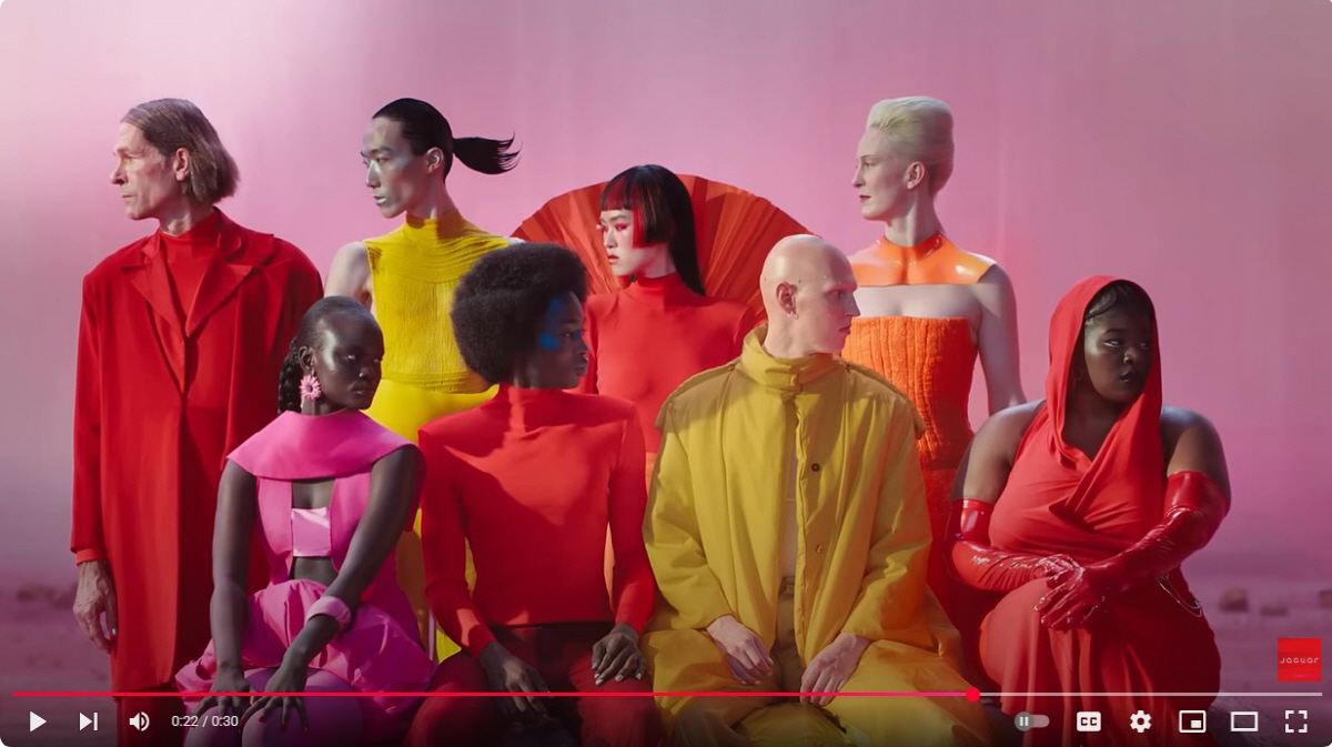 ▲영국 재규어가 지난해 11월 선보인 리브랜딩 광고 ‘Copy Nothing’의 한 장면. 출처 재규어 유튜브 동영상 캡처