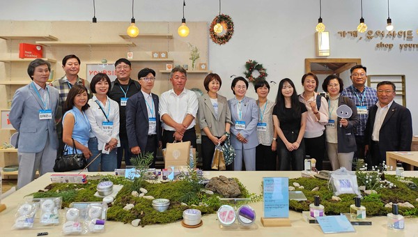 ▲전남 여수시의회 의원, 직원들이 최근 강진군을 방문, 강진군의 선진 정책에 대해 의견을 교환했다. (사진제공=강진군)