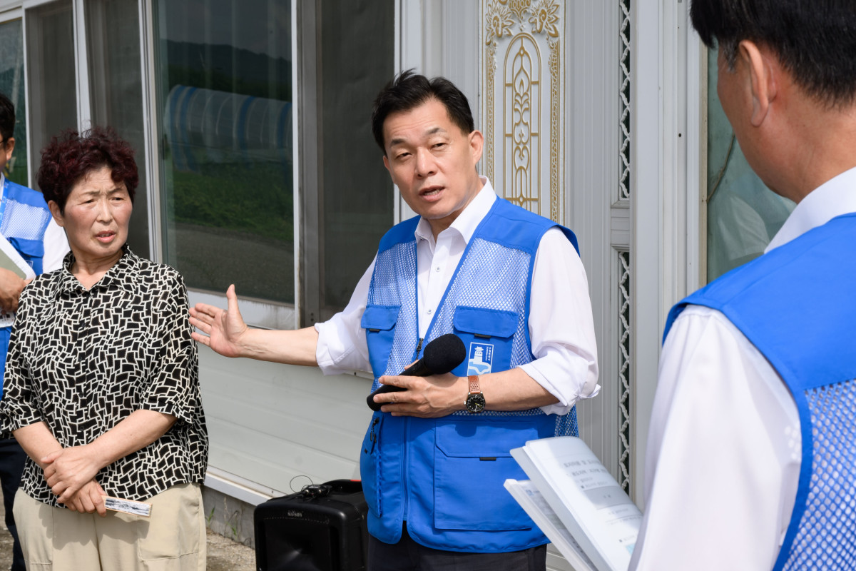 ▲이재준 시장이 민원 현장에서 발언하고 있다. (수원특례시)