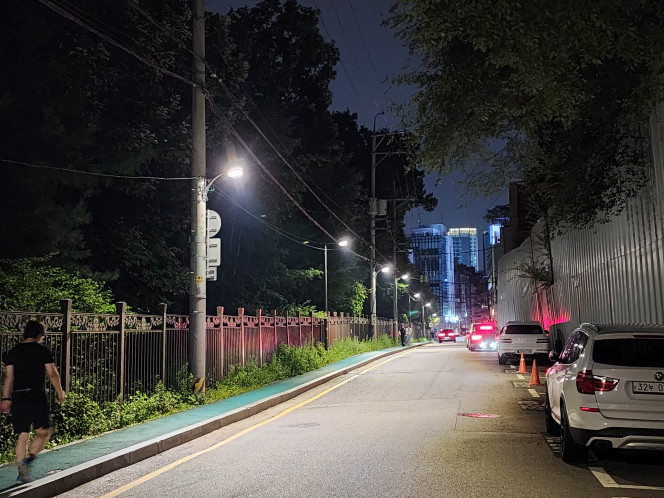 ▲강남구 삼성2동에 설치된 스마트보안등 모습. (사진제공=강남구)