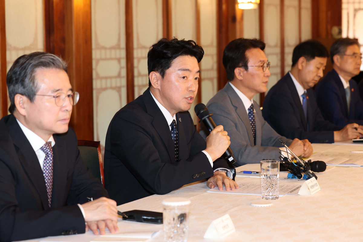 ▲강훈식 대통령 비서실장이 10일 서울 종로구 총리공관에서 열린 고위당정협의회에서 발언하고 있다. 신태현 기자 holjjak@