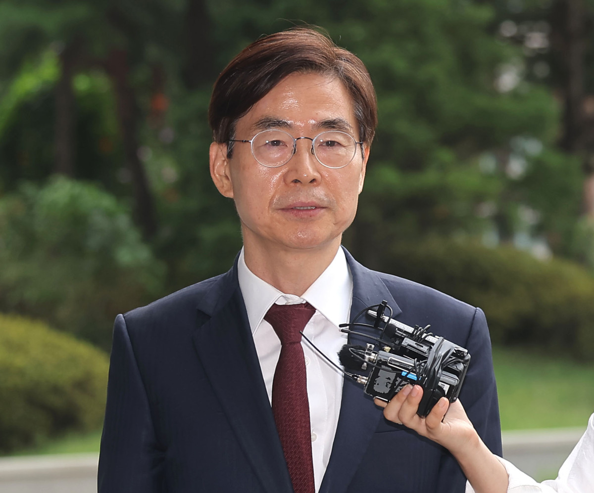 ▲국민의힘 조경태 의원이 11일 서울 서초구 서울고등검찰청에 마련된 내란특검 사무실로 참고인 조사를 위해 출석하며 발언하고 있다. (연합뉴스)