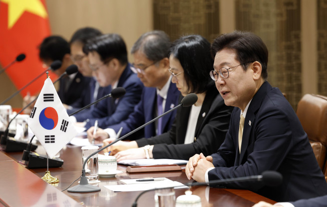 ▲이재명 대통령이 11일 서울 용산 대통령실 청사에서 열린 또 럼 베트남 당 서기장과의 한·베트남 확대 정상회담에서 발언하고 있다. 2025.8.11 [대통령실통신사진기자단] (연합뉴스)