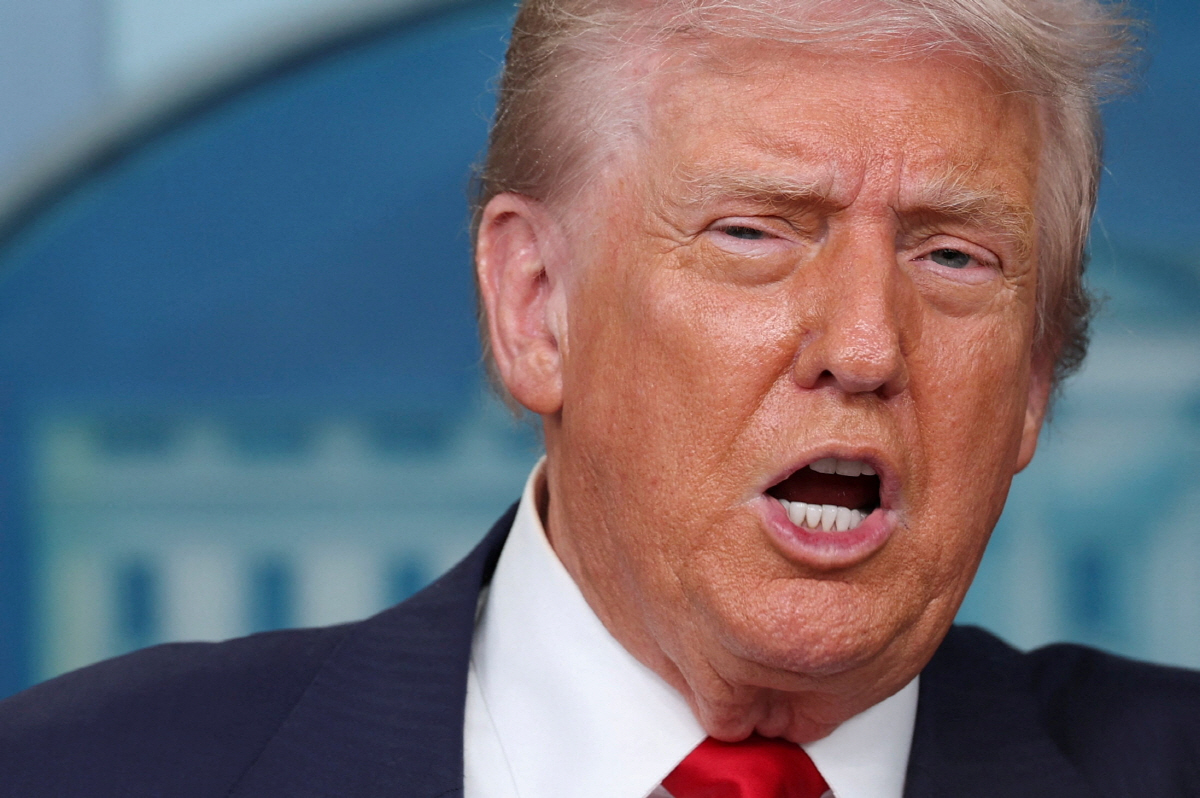 ▲도널드 트럼프 미국 대통령이 11일(현지시간) 워싱턴D.C.에서 기자회견을 하고 있다.  (워싱턴D.C./로이터연합뉴스)