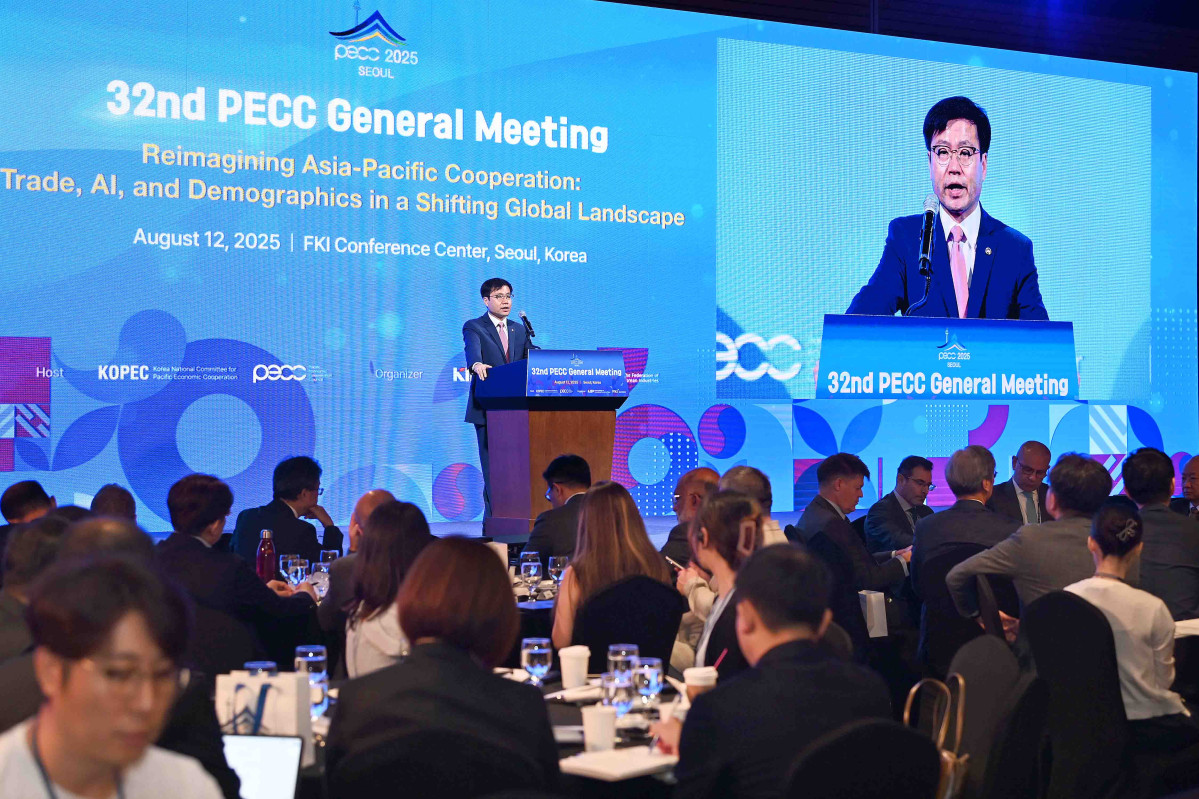 ▲여한구 산업통상자원부 통상교섭본부장이 12일 서울 영등포구 FKI컨퍼런스센터에서 ‘변화하는 국제 질서 속 아시아·태평양 협력의 재구상’ 라는 주제로 열린 '제32차 태평양경제협력위원회(PECC) 총회'에 참석해 특별연설을 하고 있다. (사진제공=산업통상자원부)