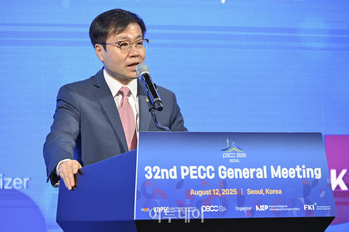 ▲여한구 산업통상자원부 통상교섭본부장이 12일 서울 영등포구 FKI 컨퍼런스센터에서 열린 제32차 태평양경제협력위원회 PECC 총회에서 기조연설을 하고 있다. 조현호 기자 hyunho@