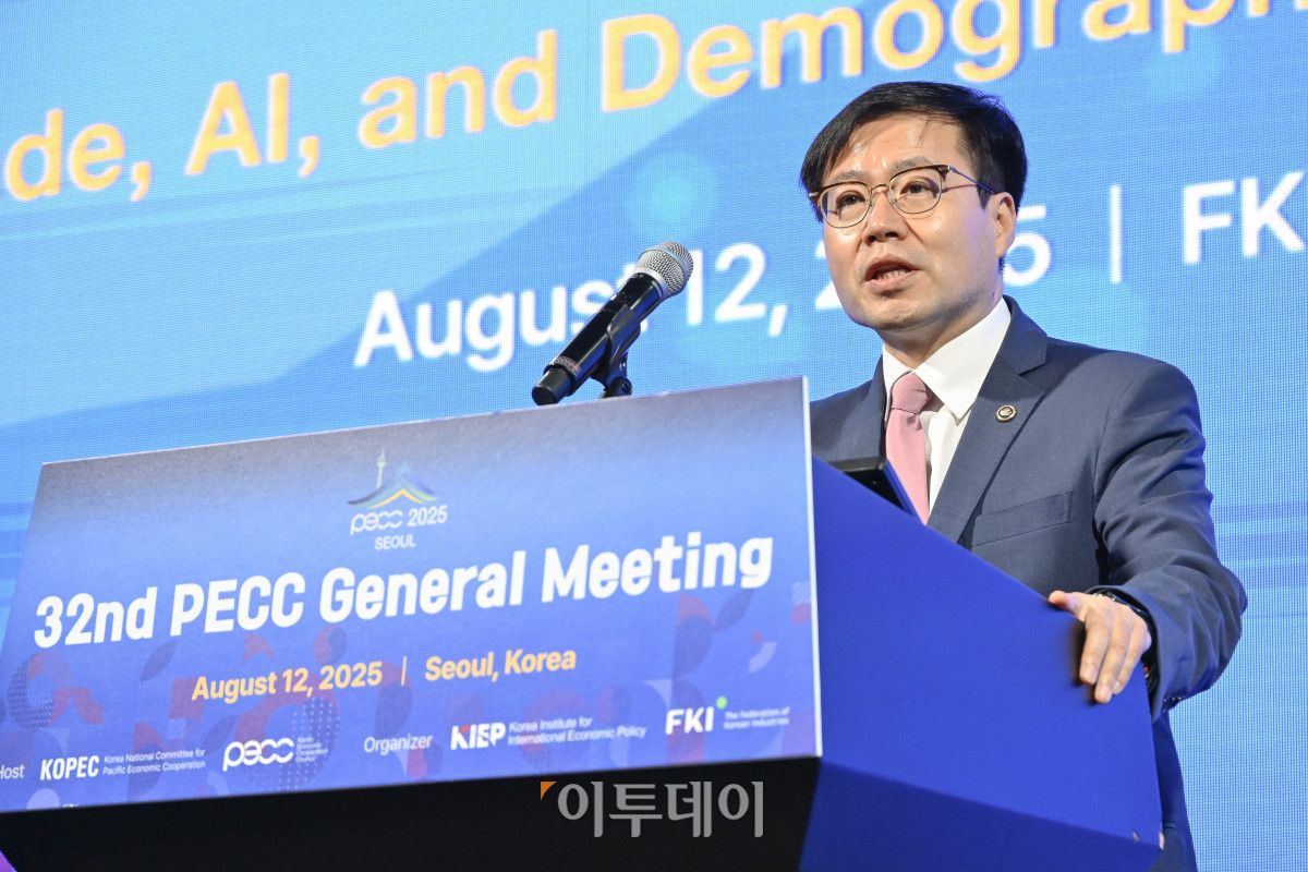 ▲여한구 산업통상자원부 통상교섭본부장이 12일 서울 영등포구 FKI 컨퍼런스센터에서 열린 제32차 태평양경제협력위원회 PECC 총회에서 기조연설을 하고 있다. 조현호 기자 hyunho@