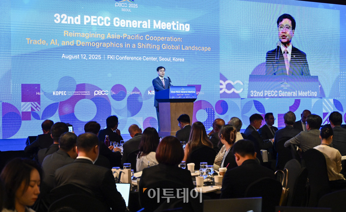 ▲여한구 산업통상자원부 통상교섭본부장이 12일 서울 영등포구 FKI 컨퍼런스센터에서 열린 제32차 태평양경제협력위원회 PECC 총회에서 기조연설을 하고 있다. 조현호 기자 hyunho@