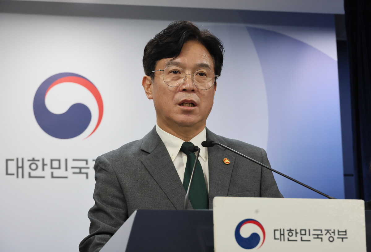 ▲영훈 고용노동부 장관이 지난달 29일 서울 종로구 정부서울청사에서 노동조합 및 노동관계조정법 개정안(노란봉투법) 관련 브리핑을 하고 있다. (사진= 연합뉴스)