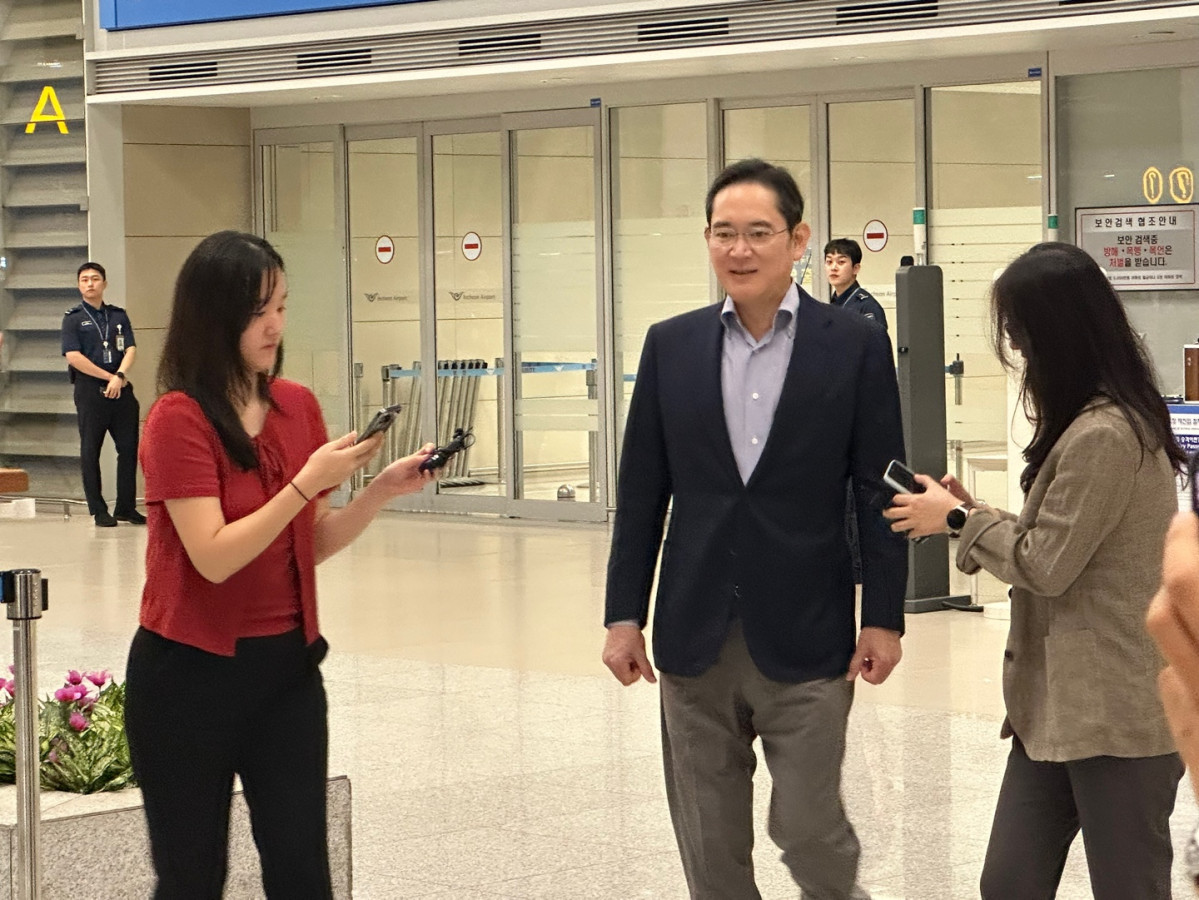 ▲이재용 삼성전자 회장이 17일간의 미국 출장을 마치고 15일 인천국제공항을 통해 귀국했다. (이수진 기자)