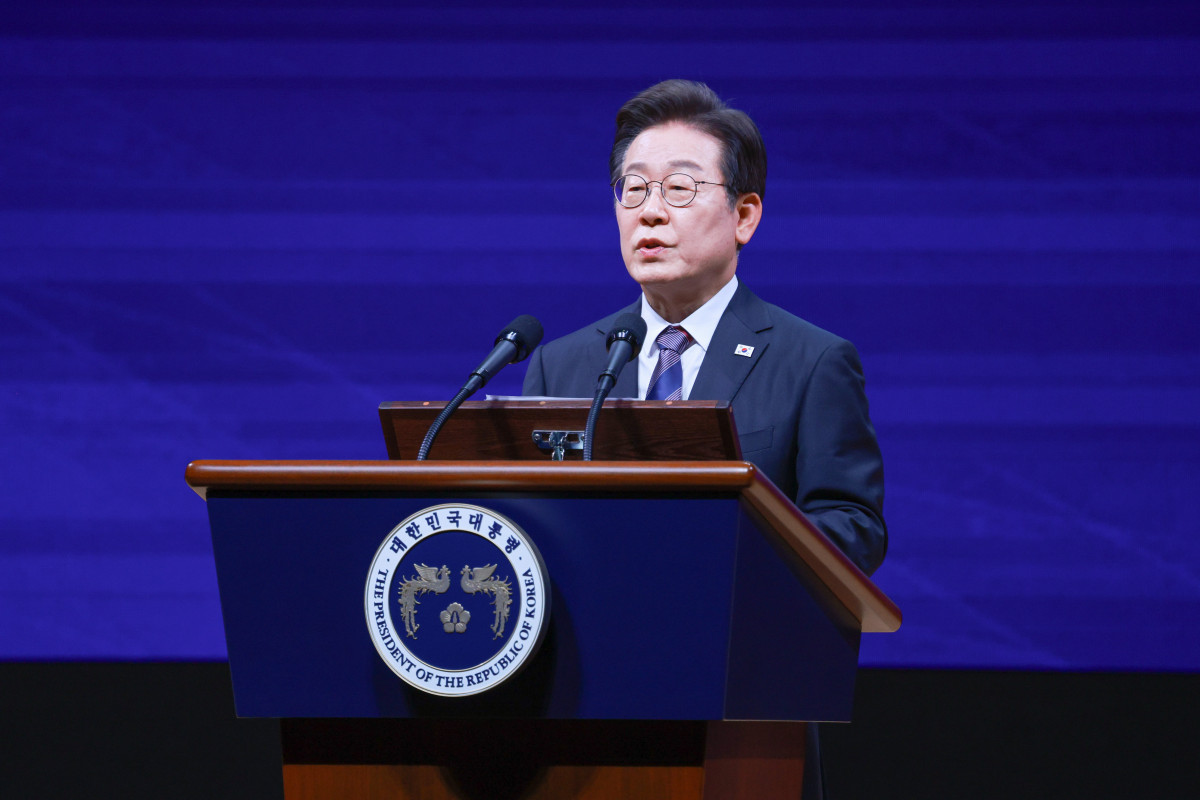 ▲ 이재명 대통령이 13일 서울 강남구 코엑스에서 열린 2025 세계정치학회(IPSA) 서울총회 개막식에서 연설하고 있다. 2025.7.13 [대통령실통신사진기자단]    hihong@yna.co.kr/2025-07-13 20:06:38/<저작권자 ⓒ 1980-2025 ㈜연합뉴스. 무단 전재 재배포 금지, AI 학습 및 활용 금지> (연합뉴스)