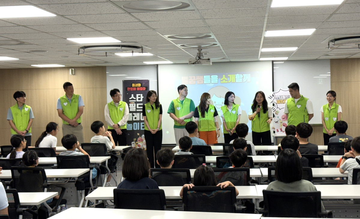 ▲조선호텔앤리조트 임직원들이 신세계프라퍼티의 사회공헌 프로그램 ‘스타필드 플레이’에 동참,지역사회 아동들과 함께 스타필드 내의 레저시설에서 함께 시간을 보내며 뜻깊은 시간을 보냈다. (사진제공=조선호텔앤리조트)