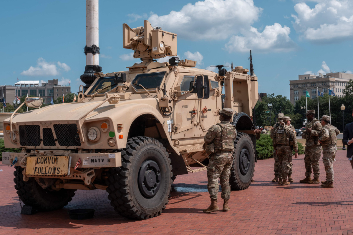 ▲14일(현지시간) 미국 워싱턴 D.C.에 주 방위군 군용 차량이 주차되어 있는 모습. (워싱턴 D.C./AFP연합뉴스)