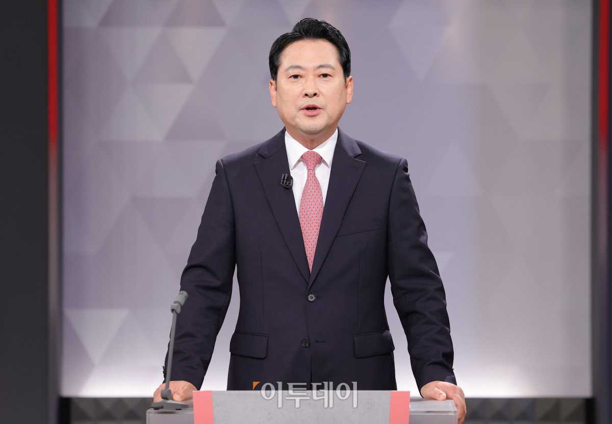 ▲장동혁 국민의힘 당대표 후보가 17일 서울 여의도 KBS에서 열린 당대표 후보자 TV토론회에서 시작을 기다리고 있다. 국회사진기자단
