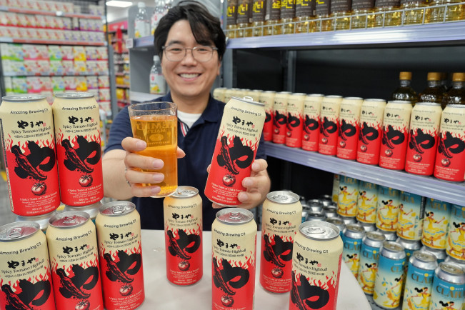 ▲롯데마트‧슈퍼가 21일 고구마, 고추, 토마토의 풍미를 한 캔에 담은 실험적인 이색주(酒) ‘야마야 스파이시 토마토 하이볼’을 선보인다. (사진제공=롯데마트‧슈퍼)