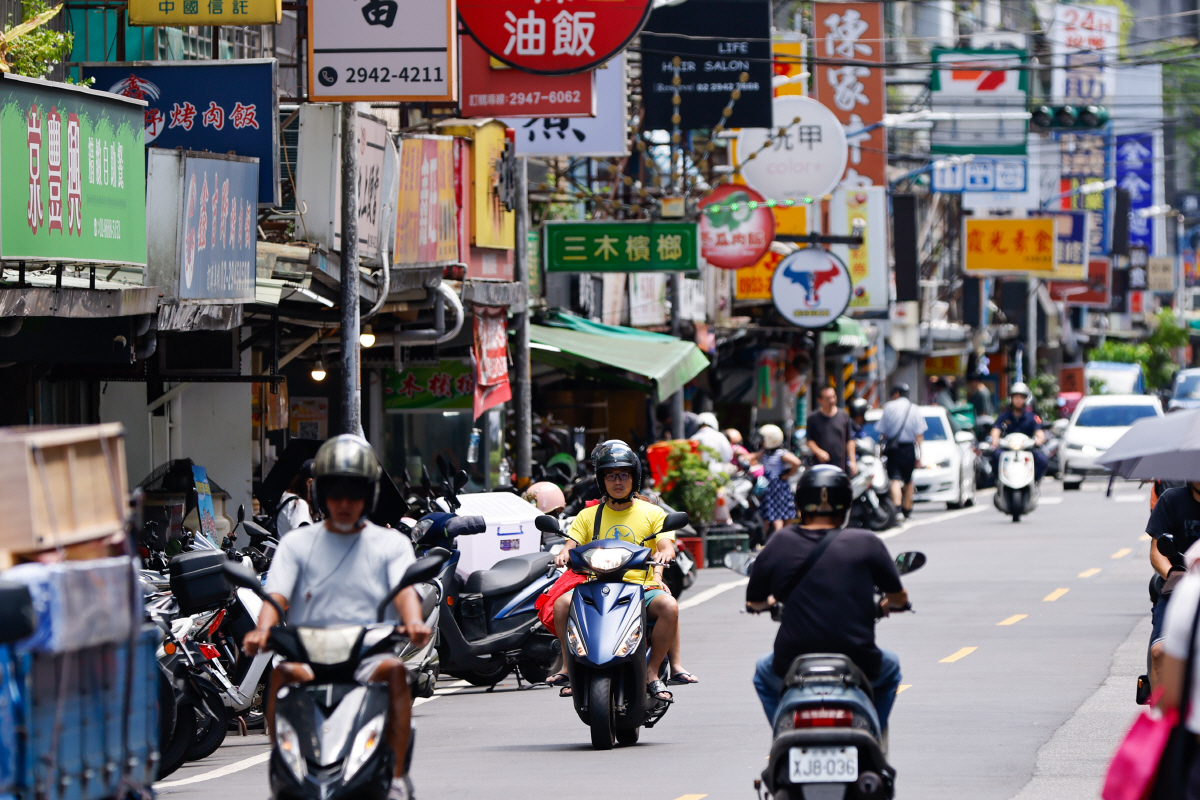 ▲대만 타이베이의 한 거리 전경. 대만 주계총처는 15일 올해 대만 경제성장률 전망을 종전 3.1%에서 4.45%로 상향 조정했다. 타이베이/EPA연합뉴스