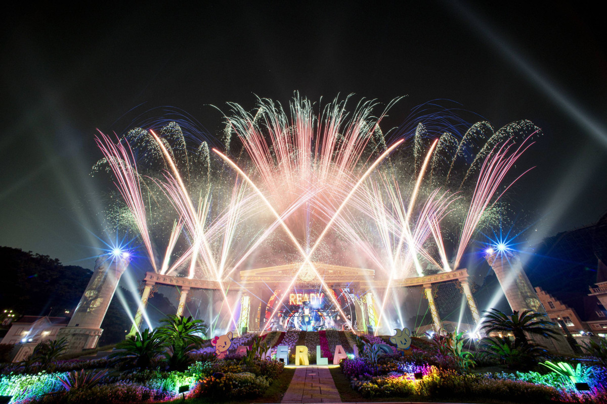 ▲에버랜드가 여름 막바지 '늦캉스'를 계획중인 고객들을 위해 청량한 여름 콘텐츠와 함께투파크(2 Park) 이벤트, 야간권, 늦캉스 초청 등 실속 이벤트들을 다양하게 마련했다. (사진제공=삼성물산 리조트부문)