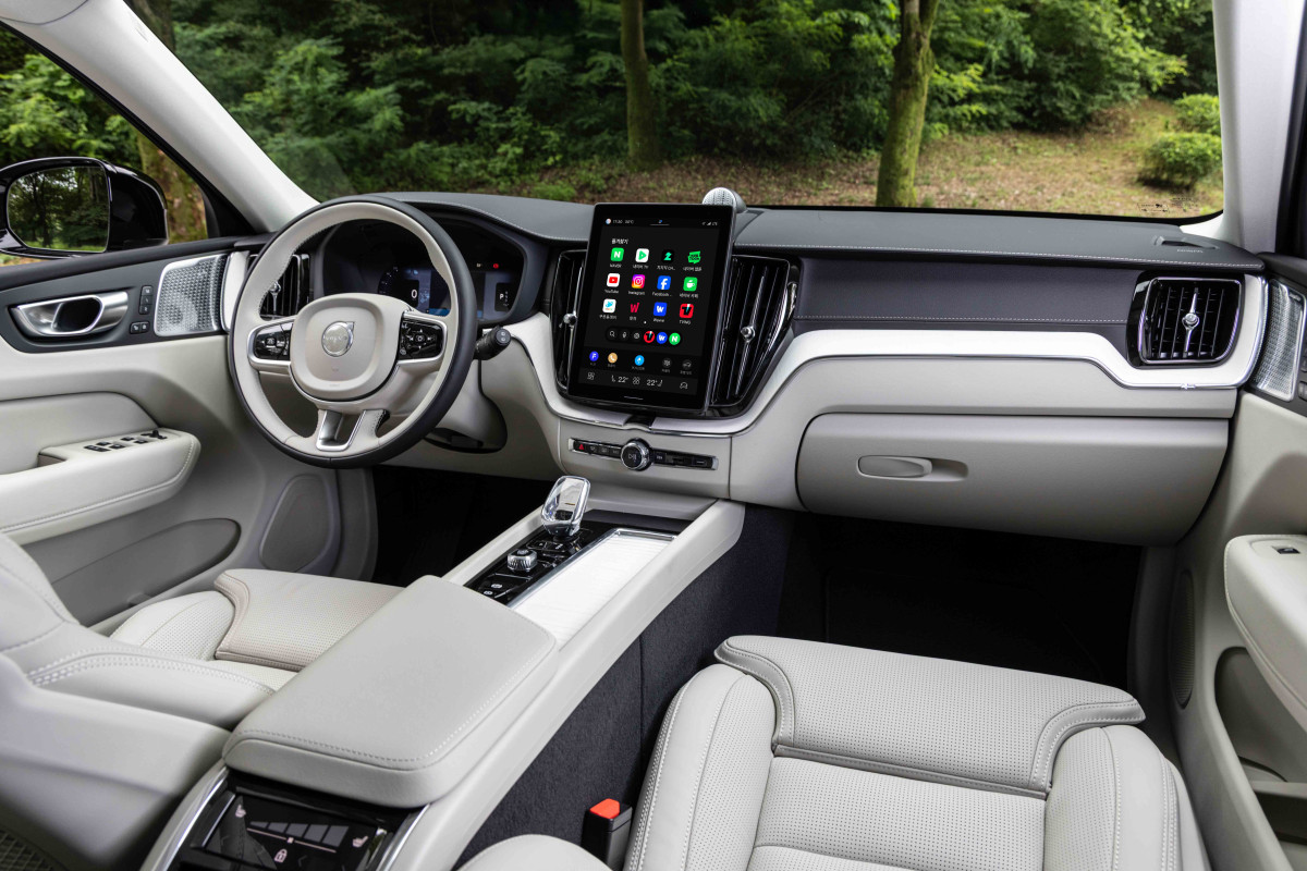 ▲볼보의 차세대 사용자 경험 ‘Volvo Car UX’가 탑재됐다. 퀄컴 스냅드래곤 콕핏 플랫폼 기반의 11.2인치 고해상도 센터 디스플레이는 직관적이고 빠른 응답성을 제공한다.  (사진=볼보자동차 코리아)