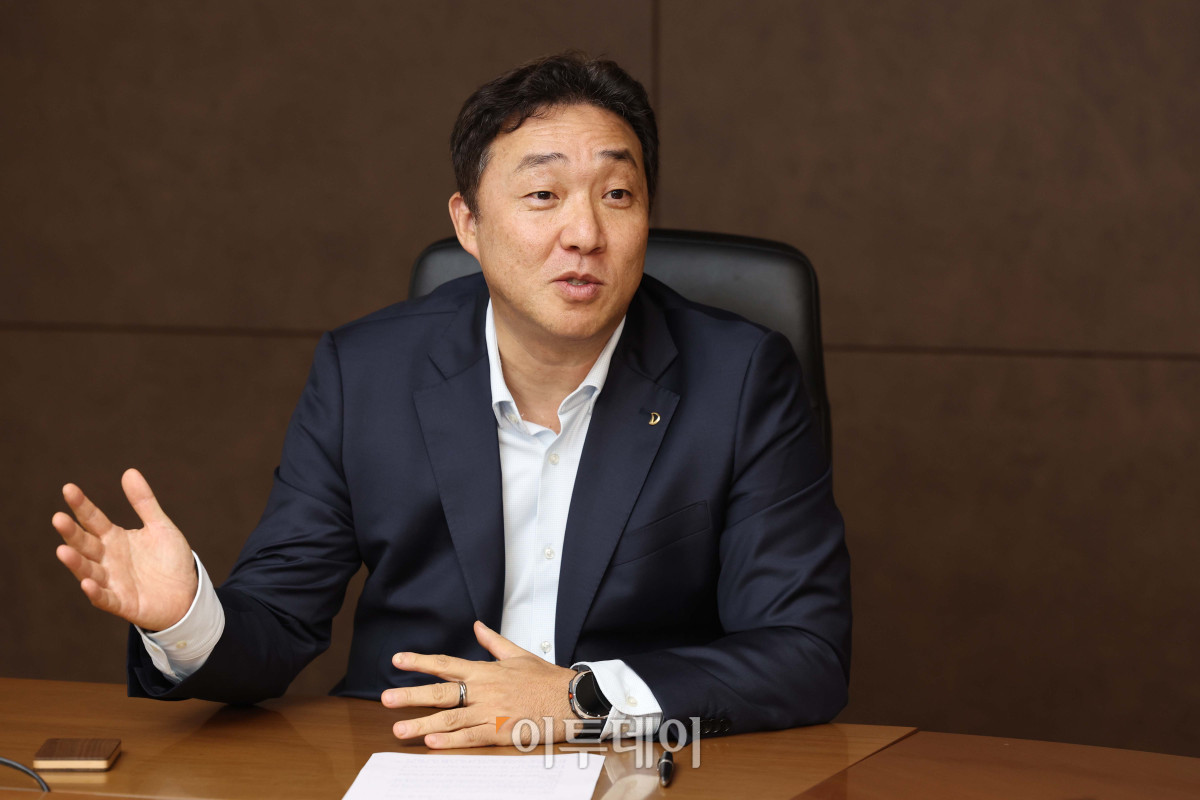 ▲도정훈 대우건설 상무가 18일 서울 중구 대우건설 본사에서 이투데이와 인터뷰를 갖고 있다. (신태현 기자 holjjak@)
