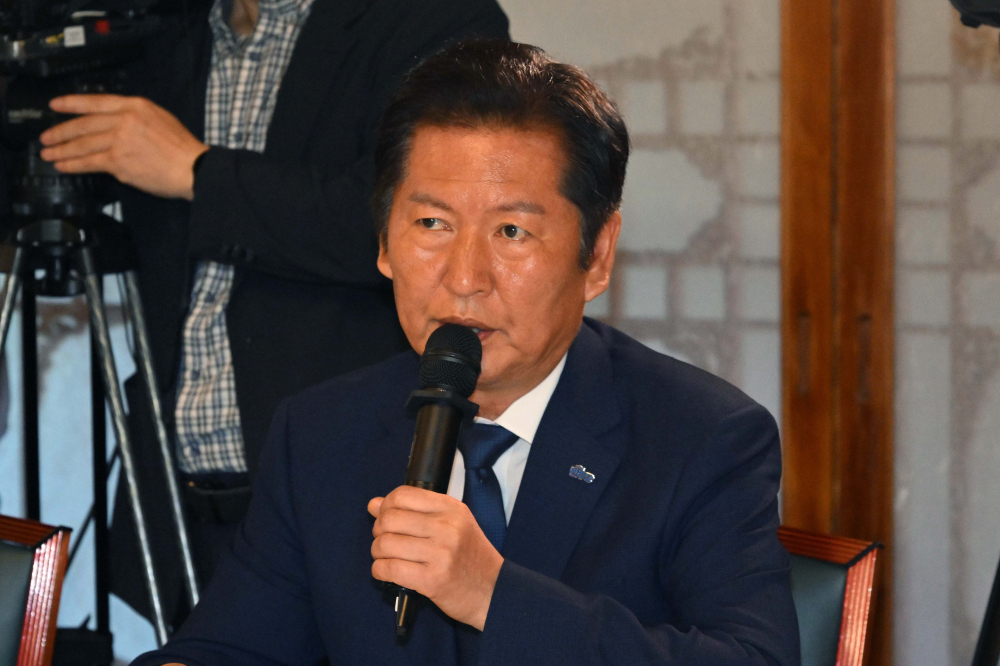 ▲정청래 더불어민주당 대표가 10일 서울 종로구 총리공관에서 열린 고위당정협의회에서 발언하고 있다.  (신태현 기자 holjjak@)