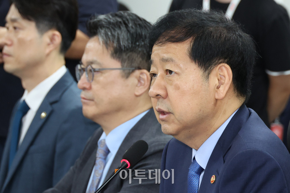 ▲구윤철 경제부총리 겸 기획재정부 장관이 20일 서울 여의도 국회 의원회관에서 열린 새정부 경제성장전략 당정협의에서 발언을 하고 있다. 고이란 기자 photoeran@