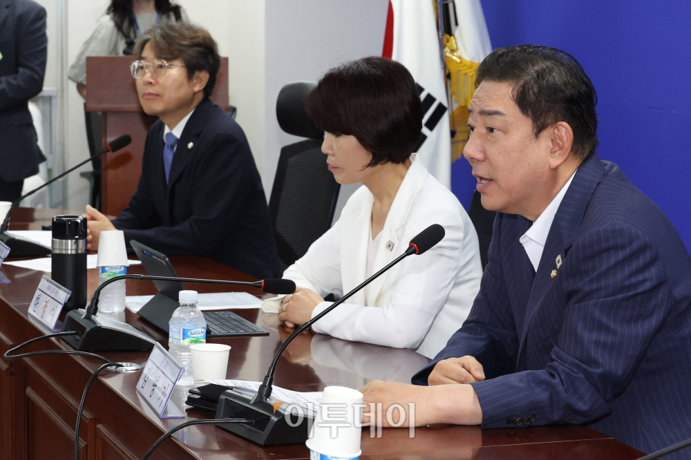 ▲김병기 더불어민주당 원내대표가 20일 서울 여의도 국회 의원회관에서 열린 새정부 경제성장전략 당정협의에서 발언을 하고 있다. 고이란 기자 photoeran@