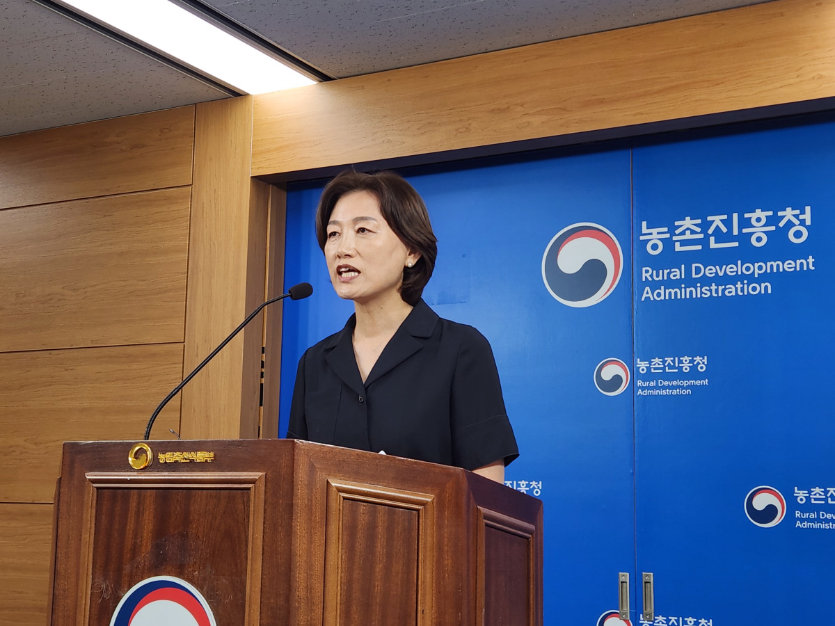 ▲방혜원 농촌진흥청 국립농업과학원 농업생물부장이 20일 정부세종청사 농림축산식품부 기자실에서 ‘꿀벌응애 실시간 검출장치(BeeSion)' 개발 관련 브리핑을 하고 있다. (노승길 기자)