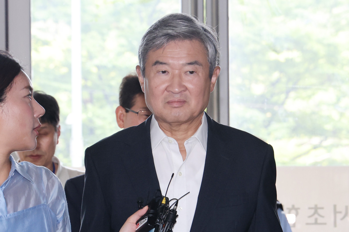 ▲조태용 전 국가안보실장이 20일 서울 서초구 순직해병특검팀에 참고인 신분으로 조사를 받기 위해 출석하고 있다. (연합뉴스)