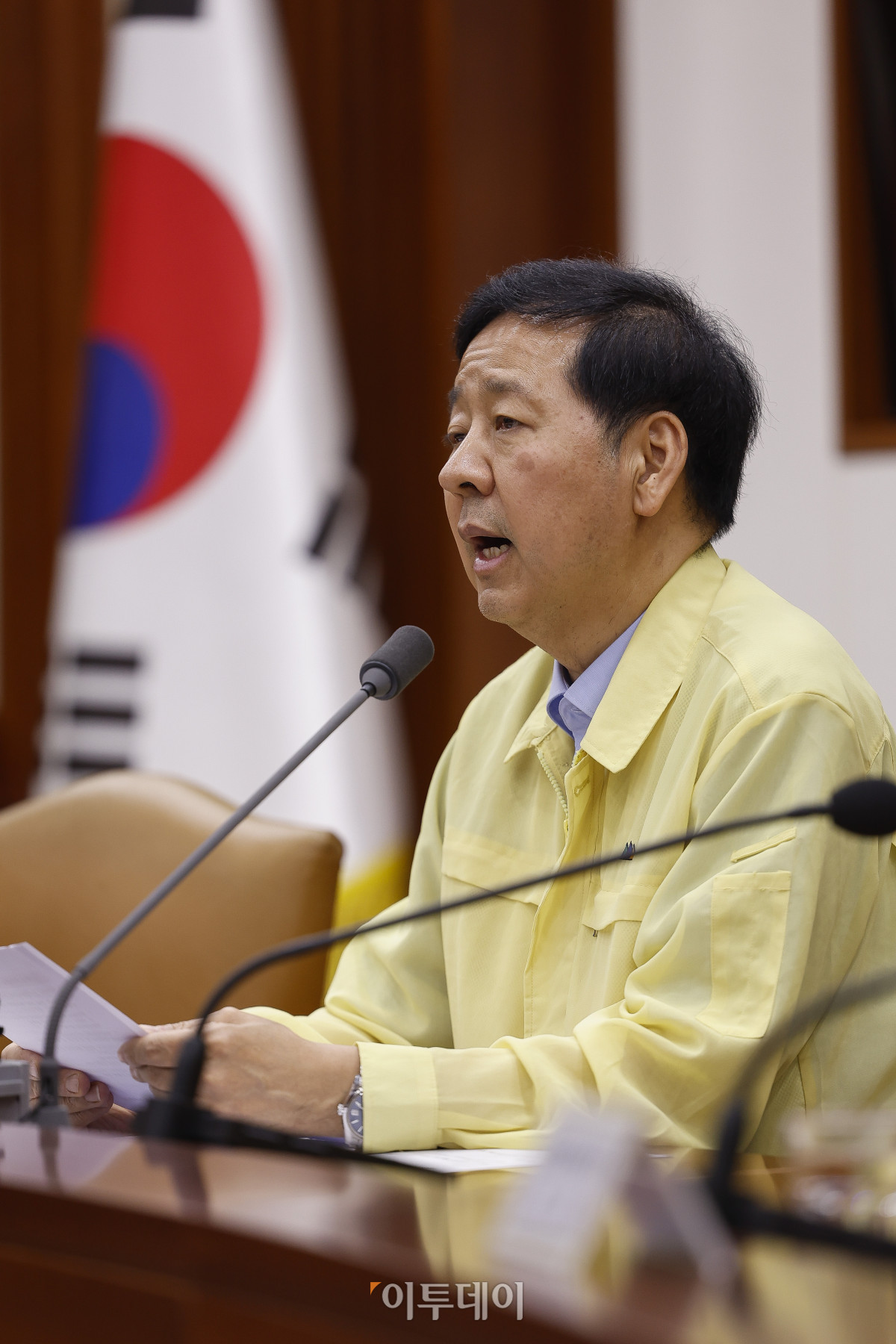 ▲구윤철 경제부총리 겸 기획재정부 장관이 20일 서울 종로구 정부서울청사에서 열린 산업경쟁력강화 관계장관회의에서 모두발언을 하고 있다. 조현호 기자 hyunho@