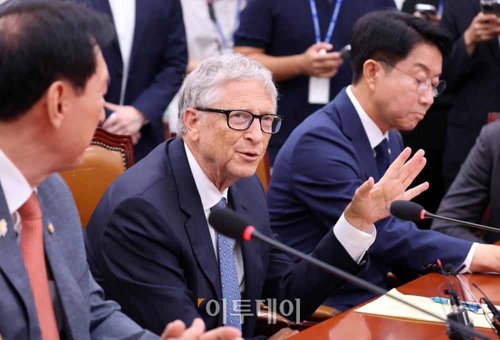 ▲빌 게이츠 게이츠재단 이사장이 21일 서울 여의도 국회 외교통일위원회를 찾아 '한국의 글로벌 조건 기여와 리더십'을 주제로 간담회를 하고 있다. 고이란 기자 photoeran@
