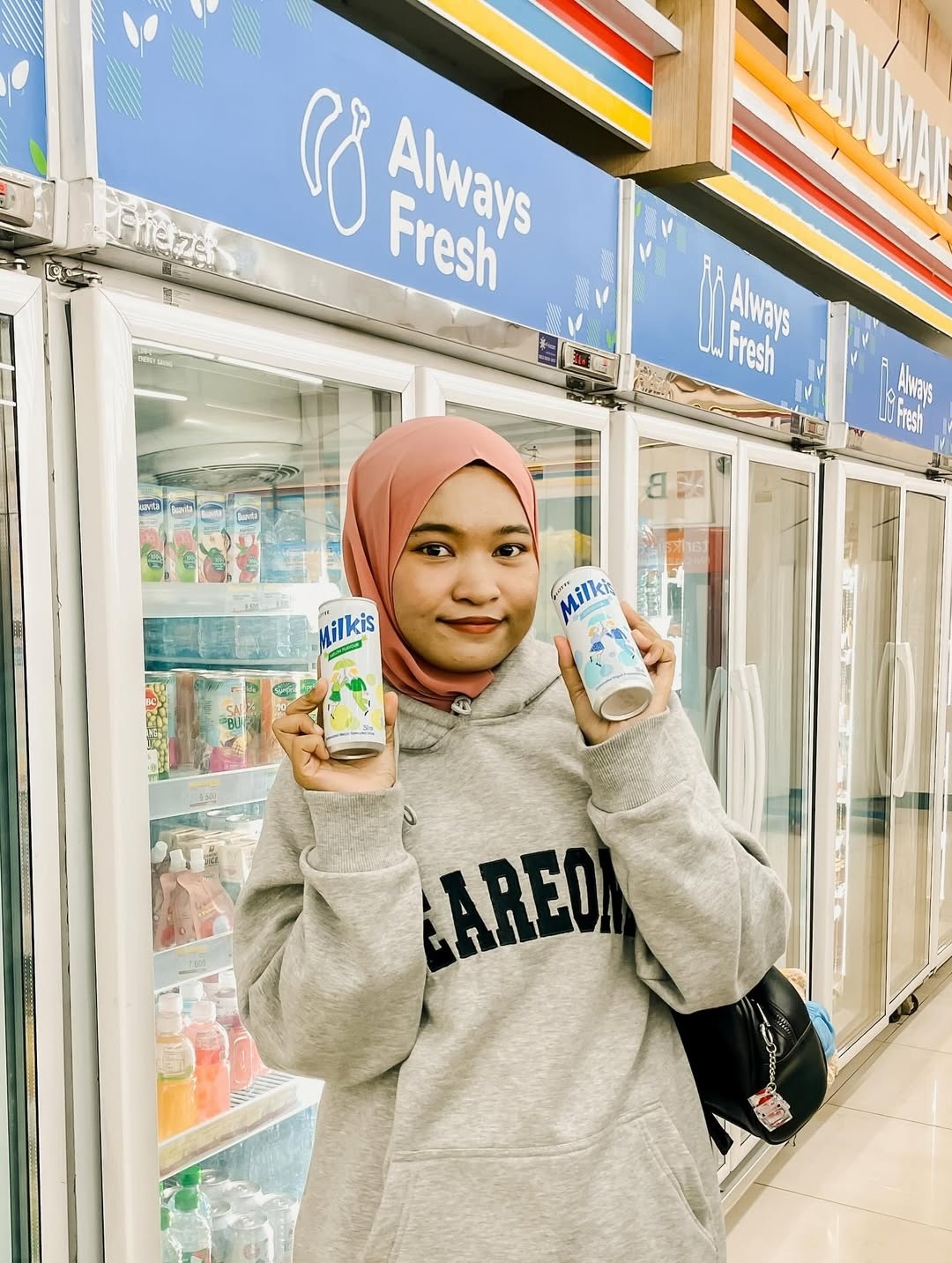 ▲인도네시아 편의점 인도마렛에서 판매중인 밀키스. (사진제공=롯데칠성음료)