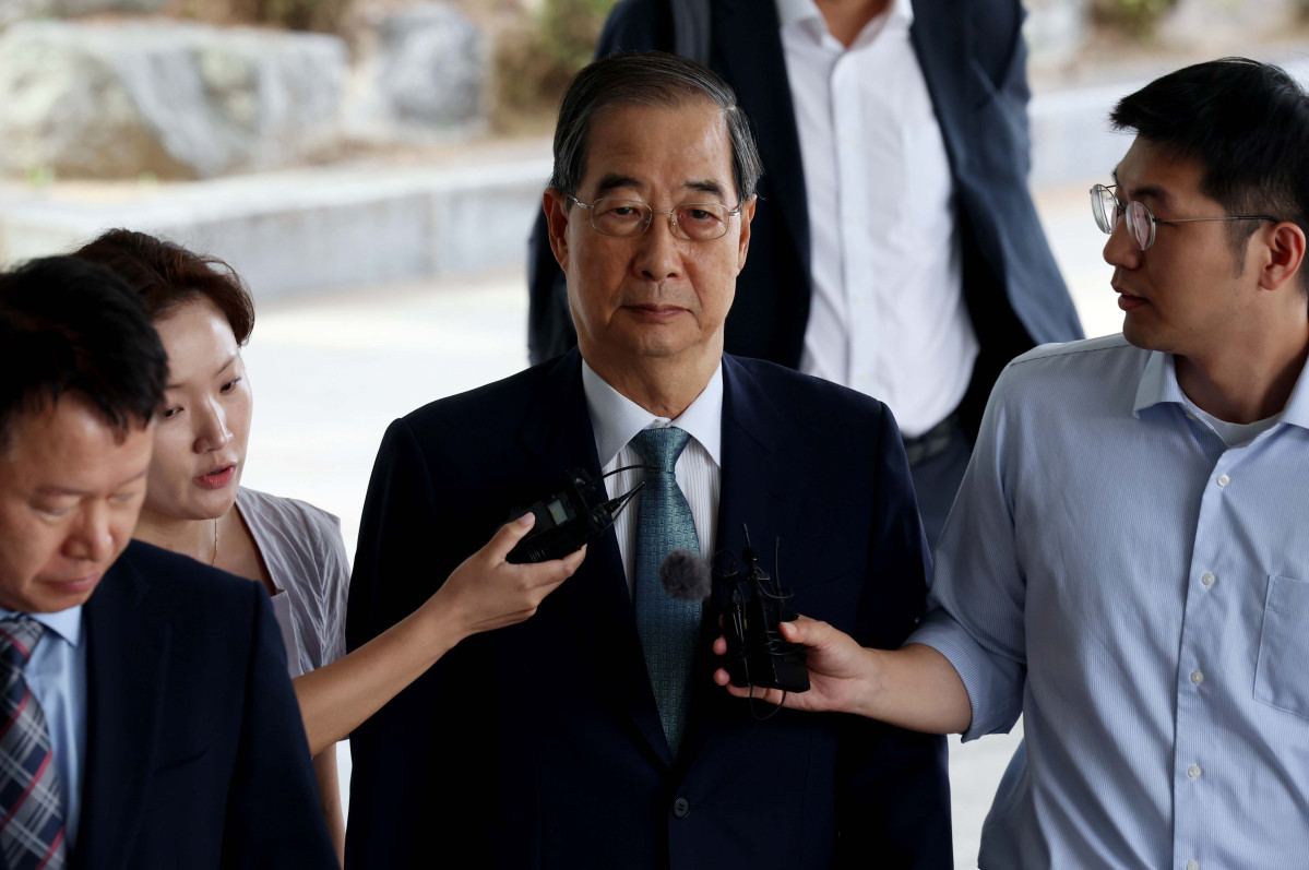 ▲비상계엄 사태에 가담·방조한 혐의를 받는 한덕수 전 국무총리가 22일 서울 서초구 서울고등검찰청에 마련된 내란특별검사팀 사무실에 피의자 신분으로 출석하고 있다. 신태현 기자 holjjak@