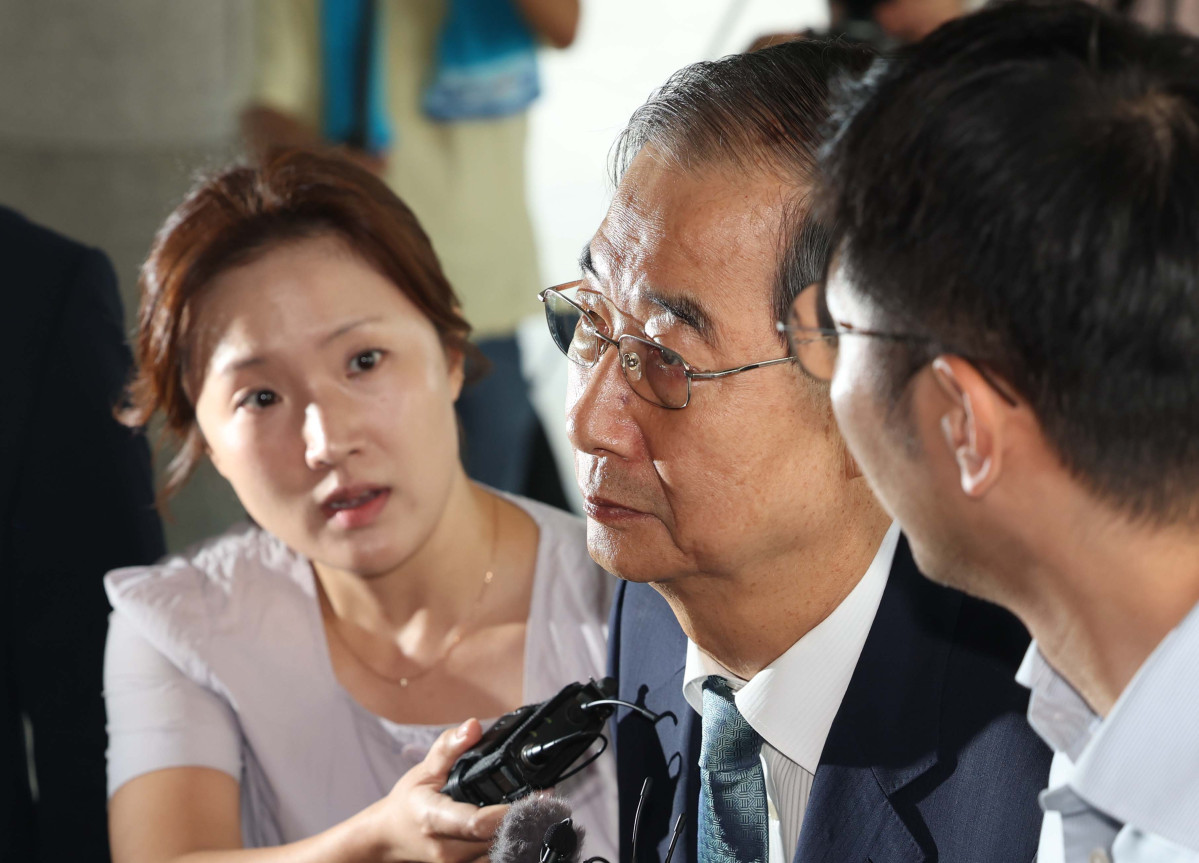 ▲비상계엄 사태에 가담·방조한 혐의를 받는 한덕수 전 국무총리가 22일 서울 서초구 서울고등검찰청에 마련된 내란특별검사팀 사무실에 피의자 신분으로 출석하고 있다. 신태현 기자 holjjak@