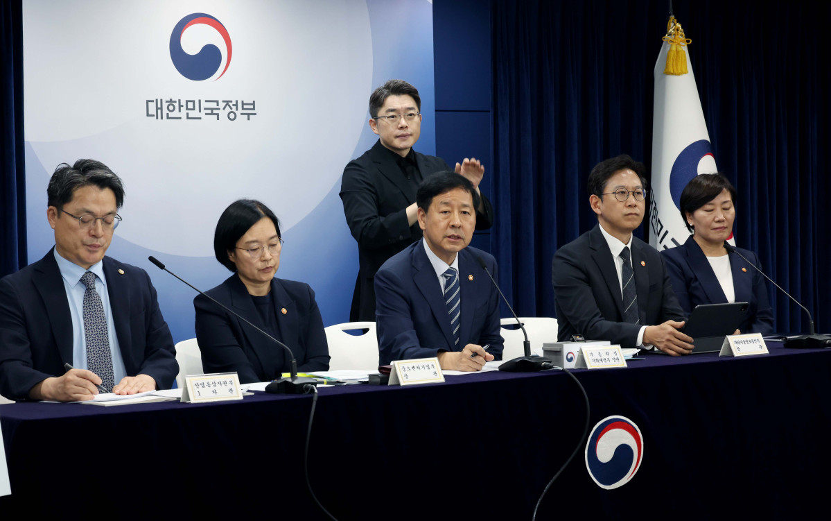 ▲구윤철 부총리 겸 기획재정부 장관이 22일 서울 종로구 정부서울청사에서 열린 새정부 경제성장전략 관계부처 합동 브리핑에서 발언하고 있다. 신태현 기자 holjjak@