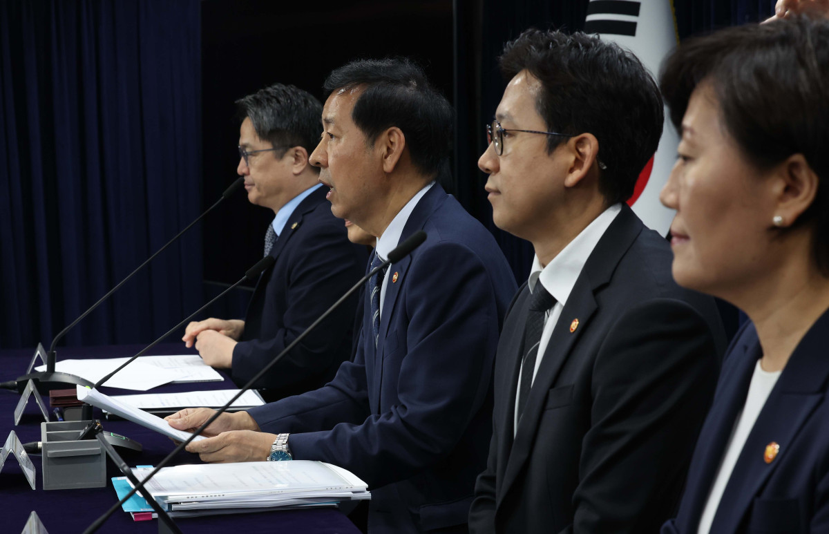 ▲구윤철 부총리 겸 기획재정부 장관이 22일 서울 종로구 정부서울청사에서 열린 새정부 경제성장전략 관계부처 합동 브리핑에서 발언하고 있다. 신태현 기자 holjjak@