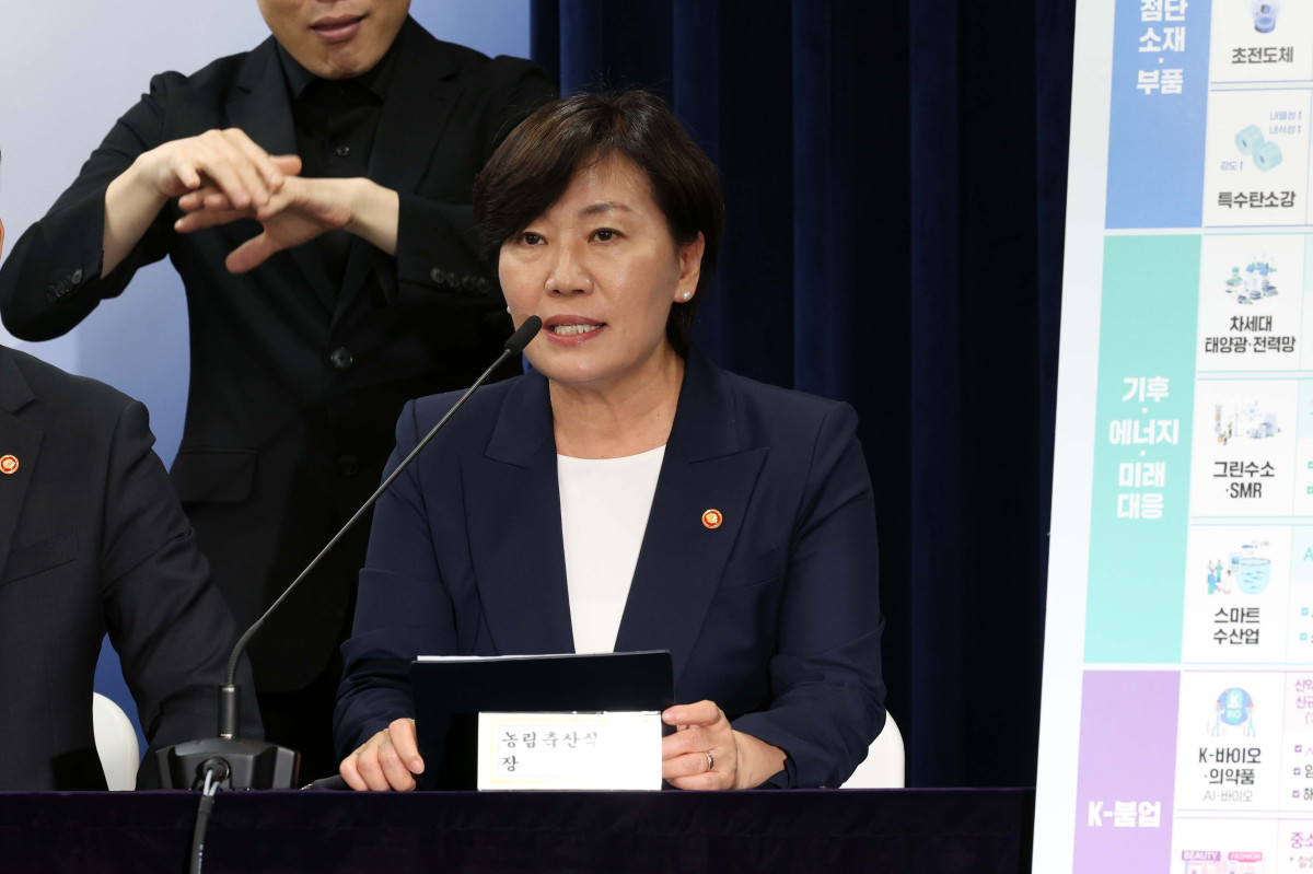 ▲송미령 농림축산식품부 장관이 22일 서울 종로구 정부서울청사에서 열린 새정부 경제성장전략 관계부처 합동 브리핑에서 발언하고 있다. 신태현 기자 holjjak@