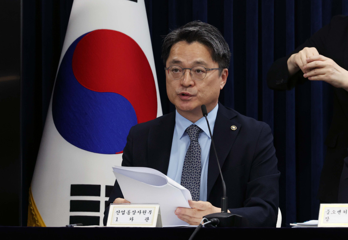 ▲문신학 산업통상자원부 1차관이 22일 서울 종로구 정부서울청사에서 열린 새정부 경제성장전략 관계부처 합동 브리핑에서 발언하고 있다. 신태현 기자 holjjak@