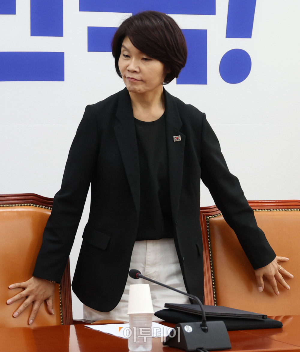 ▲한정애 더불어민주당 정책위의장이 24일 서울 여의도 국회에서 2024년 회계연도 결산 심사 관련 기자간담회에 참석하고 있다. 고이란 기자 photoeran@